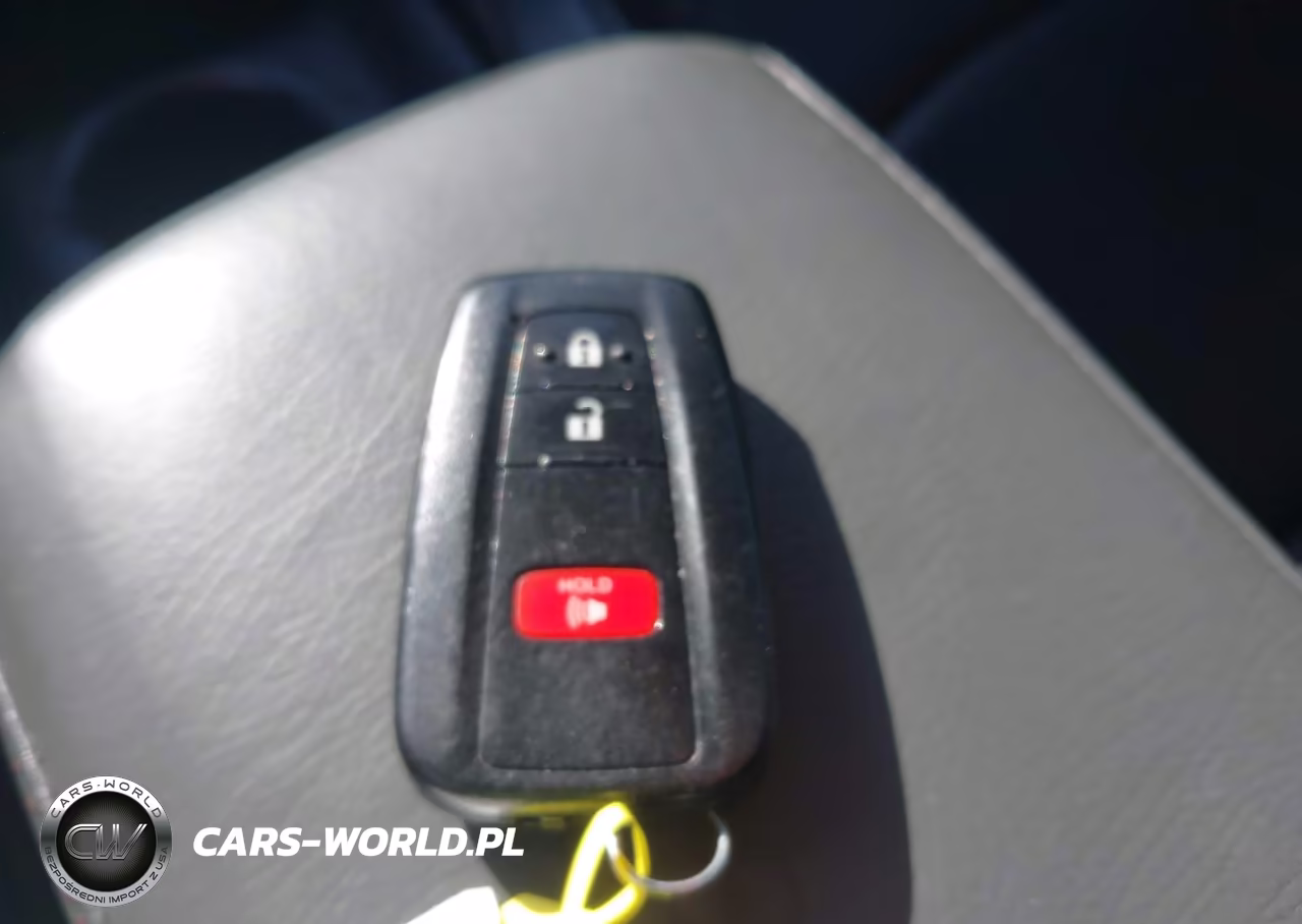2018 Toyota Prius Two VIN:JTDKBRFU7J3063811 - 11