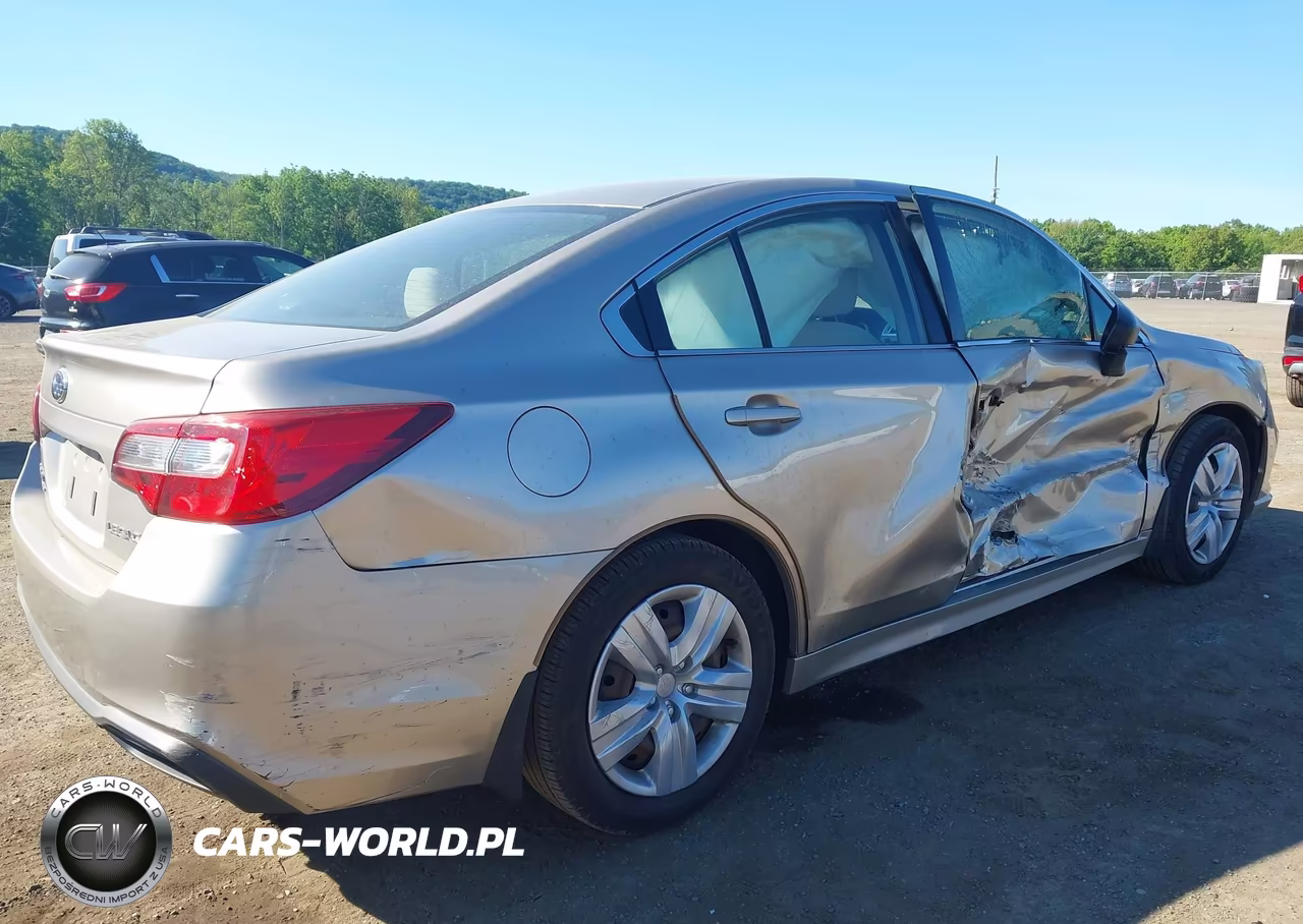 2018 Subaru Legacy 2.5I VIN:4S3BNAB60J3020413 - 17