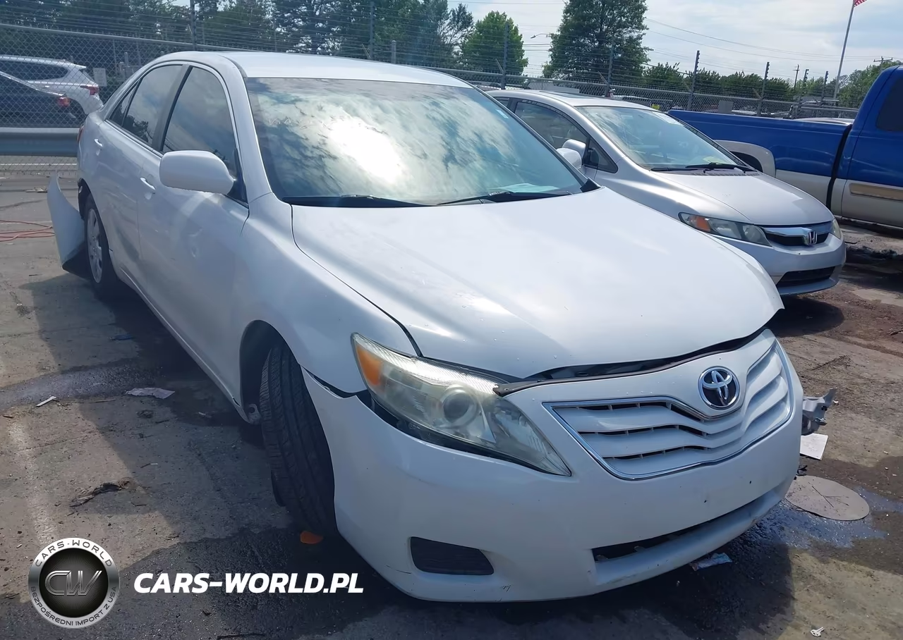 2011 Toyota Camry Le – zdjęcie 1 z 14