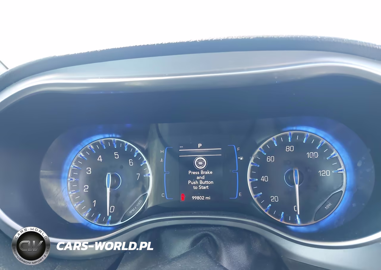 2018 Chrysler Pacifica Touring Plus VIN:2C4RC1FG5JR229161 - 7