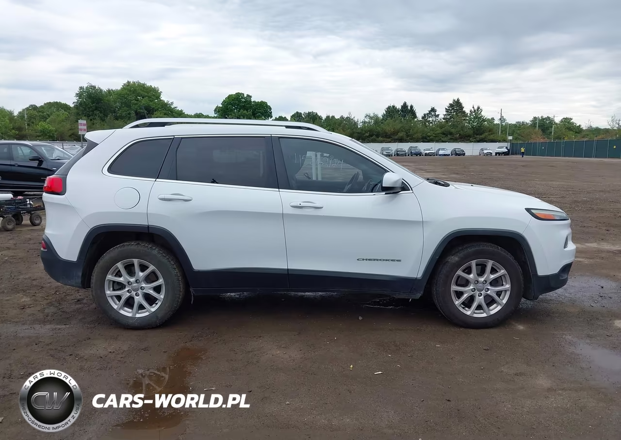 2016 Jeep Cherokee Latitude VIN:1C4PJMCS5GW103941 - 12