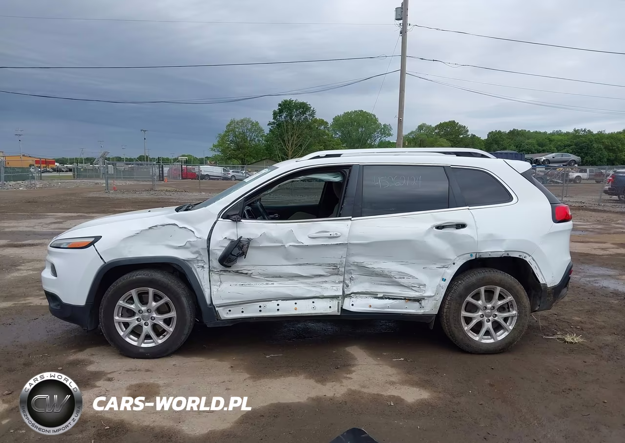 2016 Jeep Cherokee Latitude VIN:1C4PJMCS5GW103941 - 13
