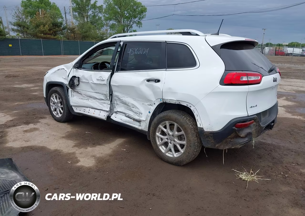 2016 Jeep Cherokee Latitude VIN:1C4PJMCS5GW103941 - 3