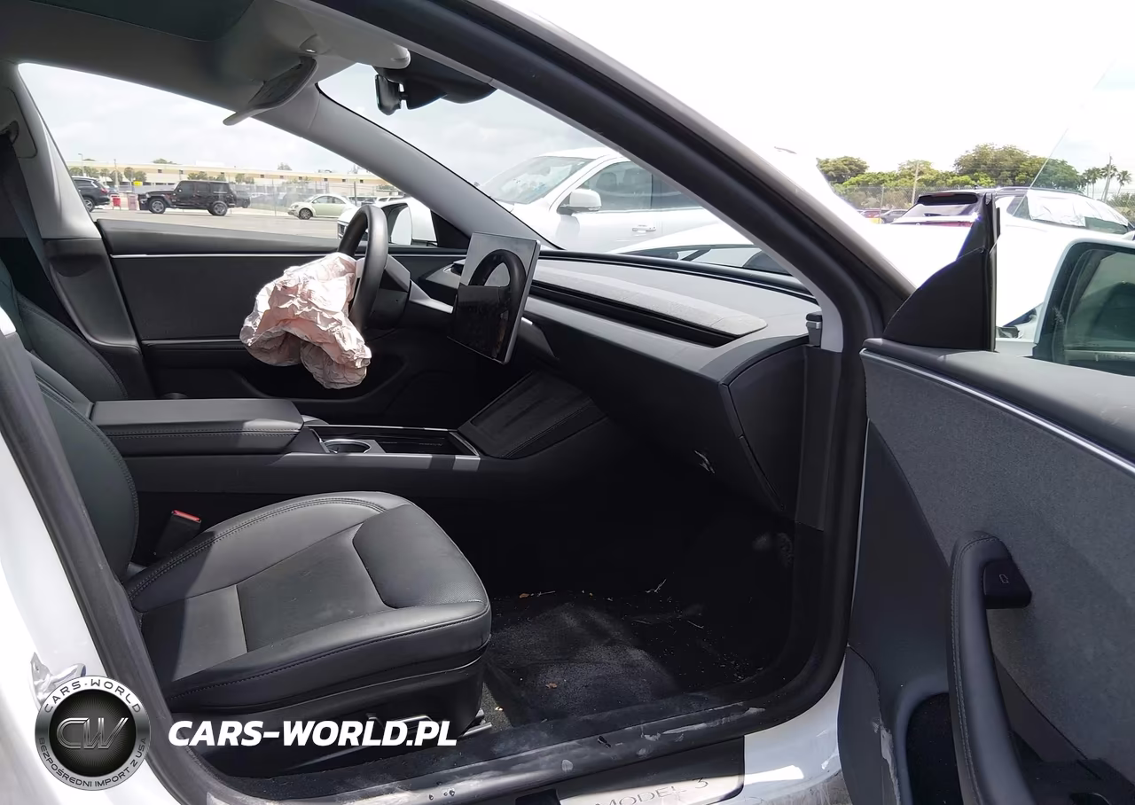 2025 Tesla Model 3 VIN:5YJ3E1EAXSF923435 - 5