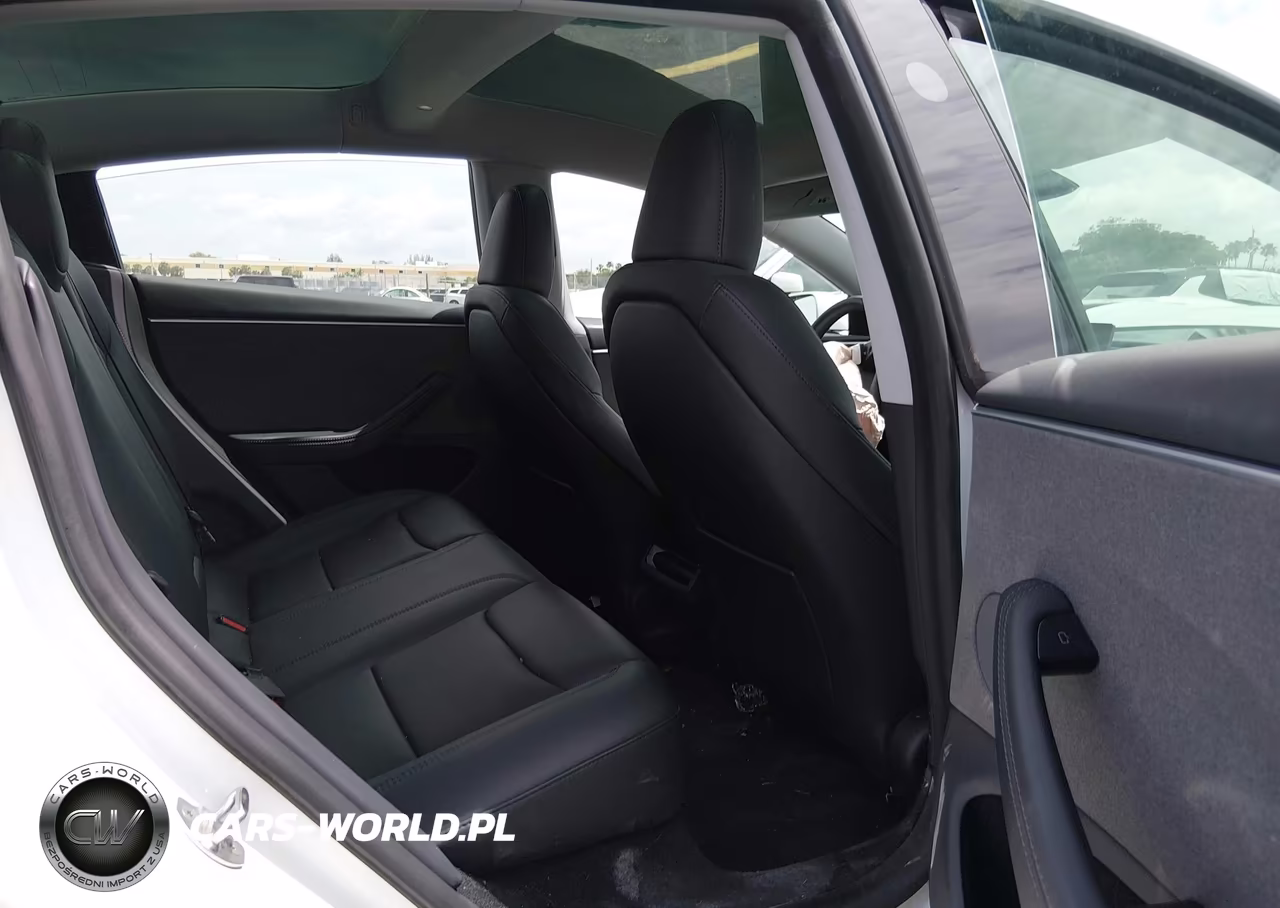 2025 Tesla Model 3 VIN:5YJ3E1EAXSF923435 - 8