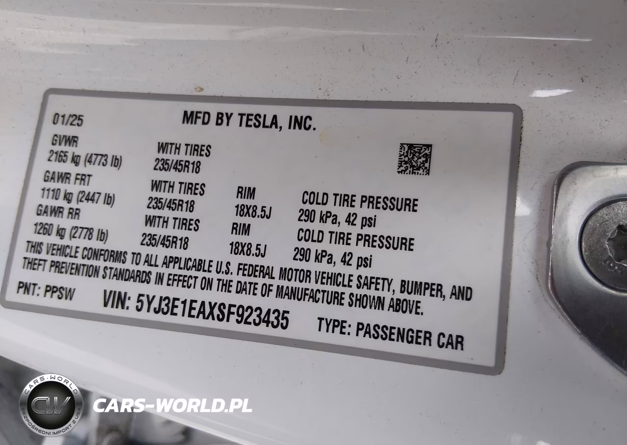 2025 Tesla Model 3 VIN:5YJ3E1EAXSF923435 - 9