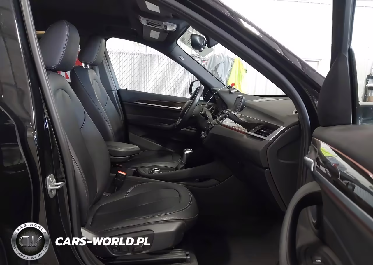 2017 BMW X1 xDrive28I VIN:WBXHT3Z37H4A55547 - 5