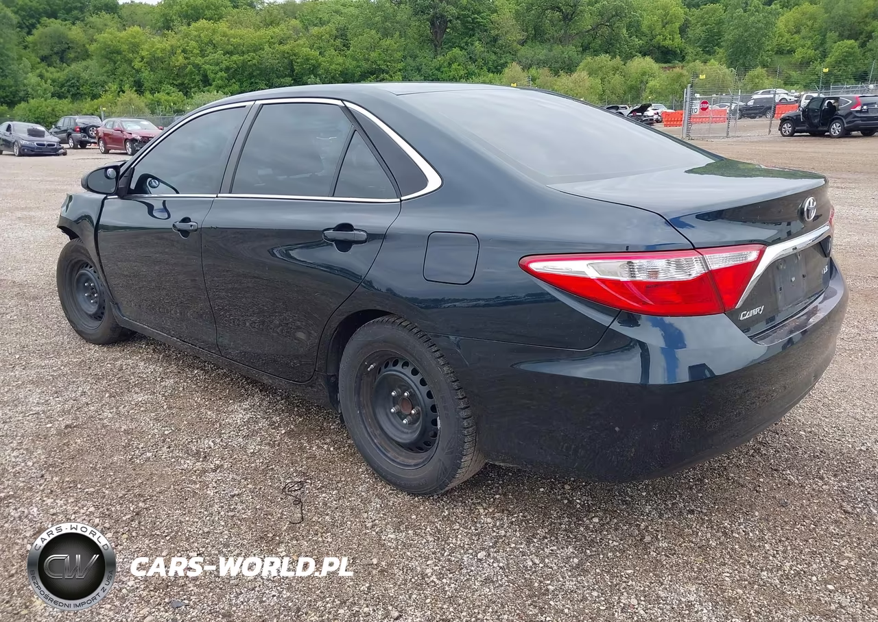 2017 Toyota Camry Le VIN:4T1BF1FK8HU622027 - 3