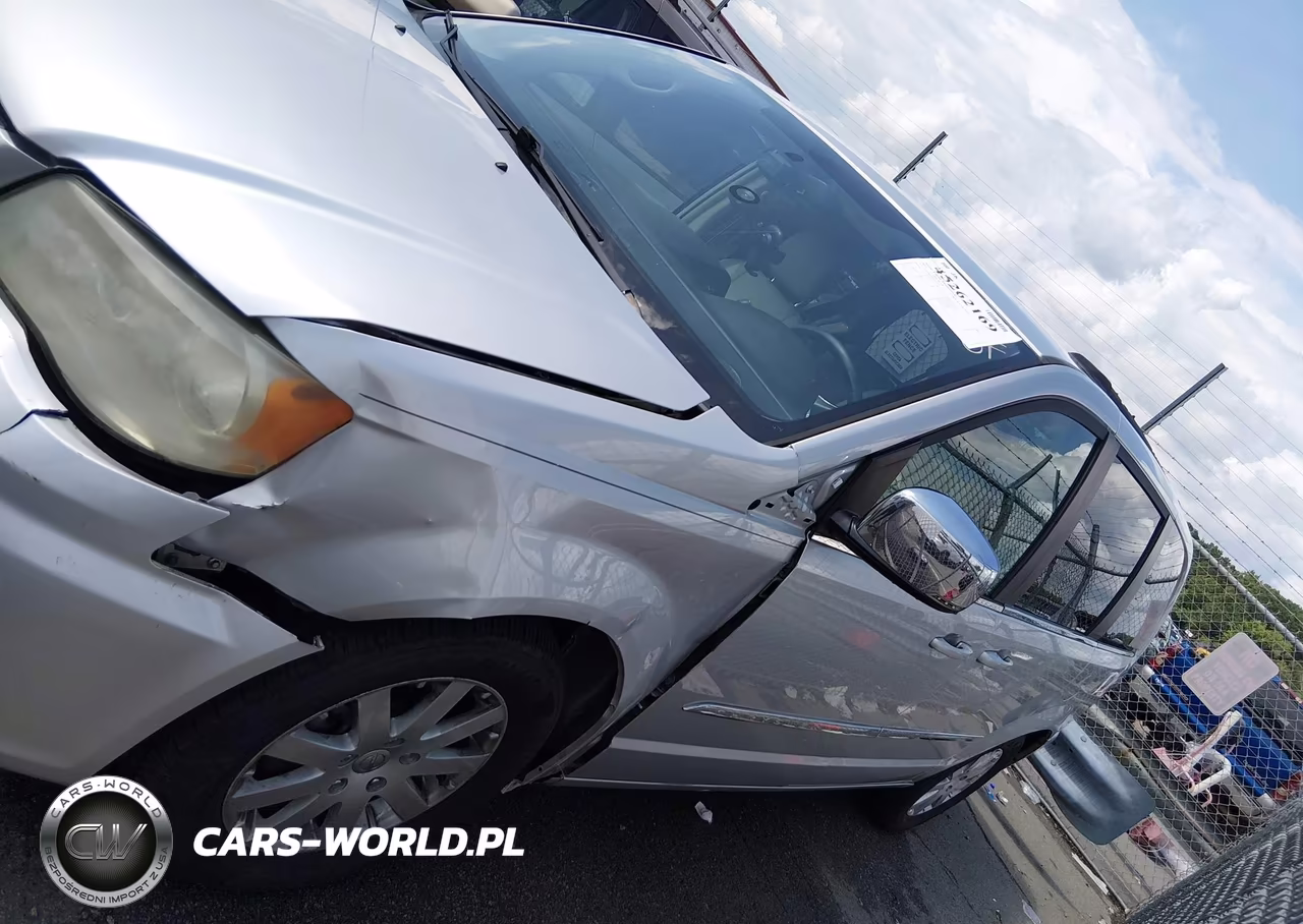 2011 Chrysler Town & Country Touring-L VIN:2A4RR8DG9BR676758 - 14