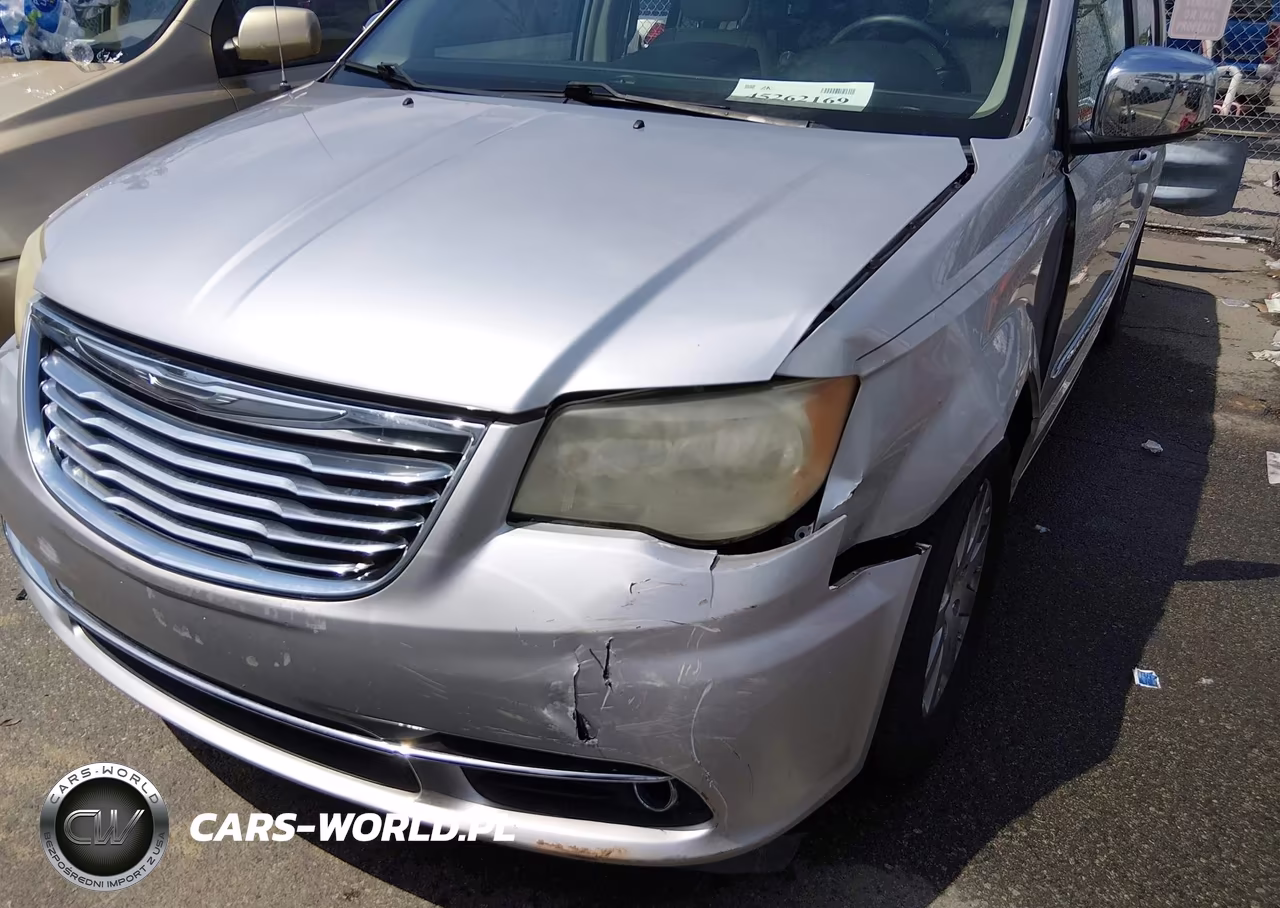 2011 Chrysler Town & Country Touring-L VIN:2A4RR8DG9BR676758 - 6