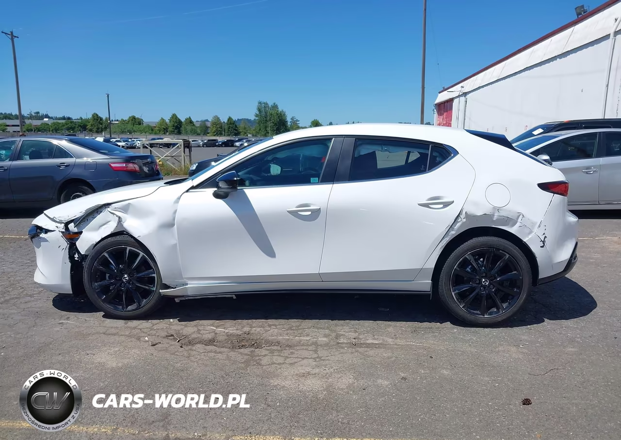 2026 Mazda Mazda3 2.5 S Carbon Edition VIN:JM1BPBLL8T1877713 - 14