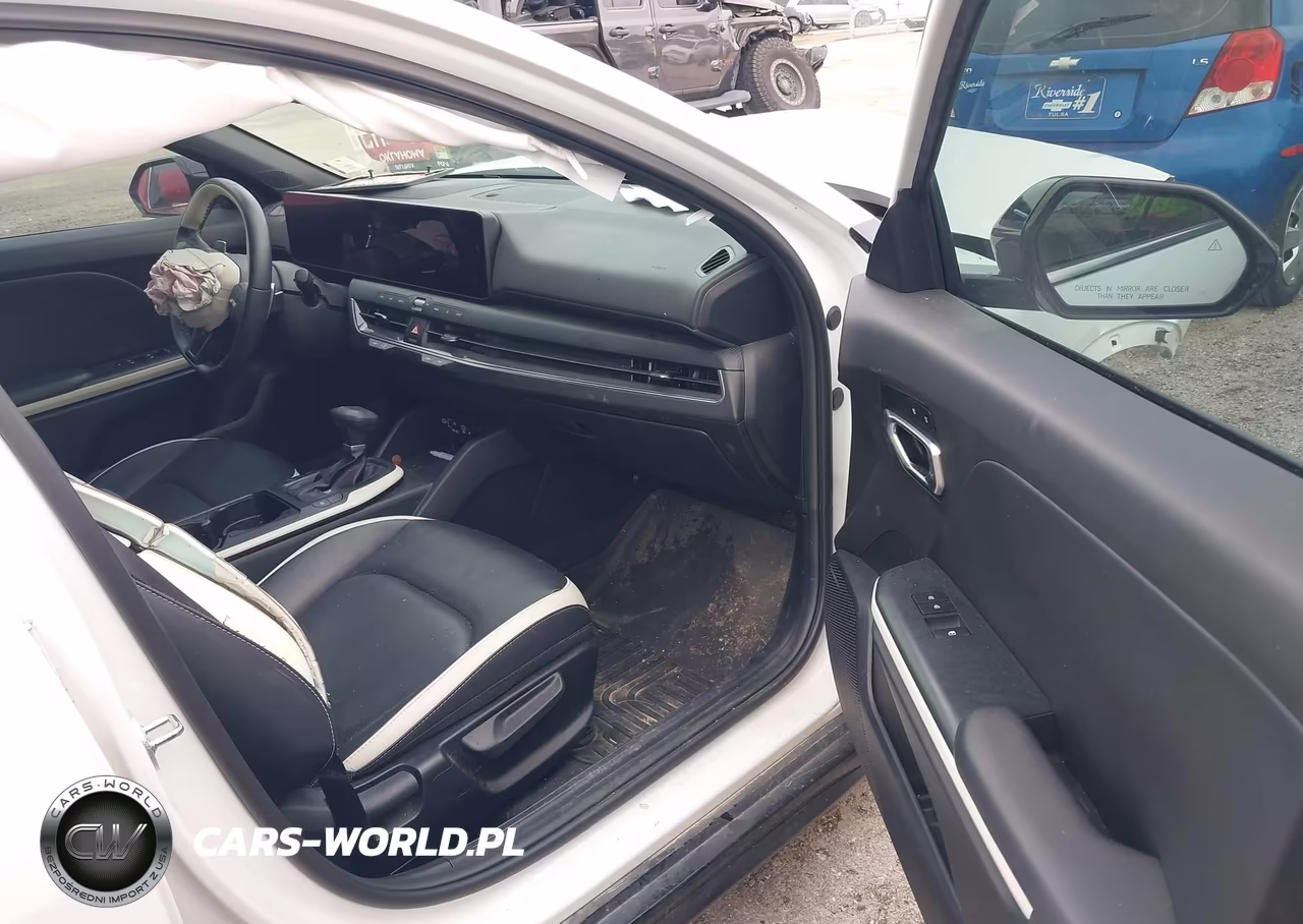 2025 Kia K4 Gt-Line VIN:3KPFW4DE5SE142280 - 5