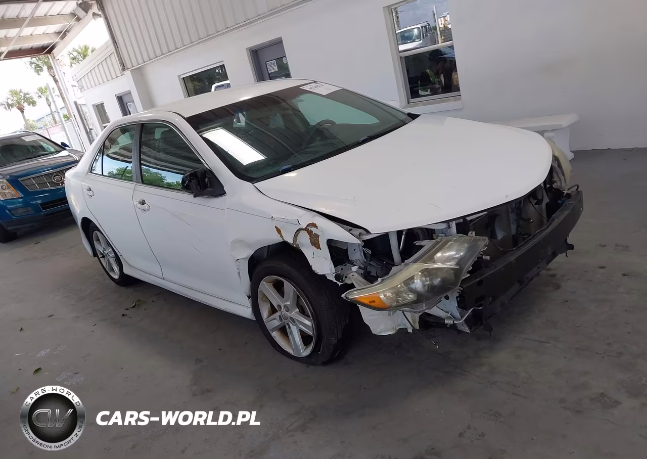 2014 Toyota Camry Se – zdjęcie 1 z 17
