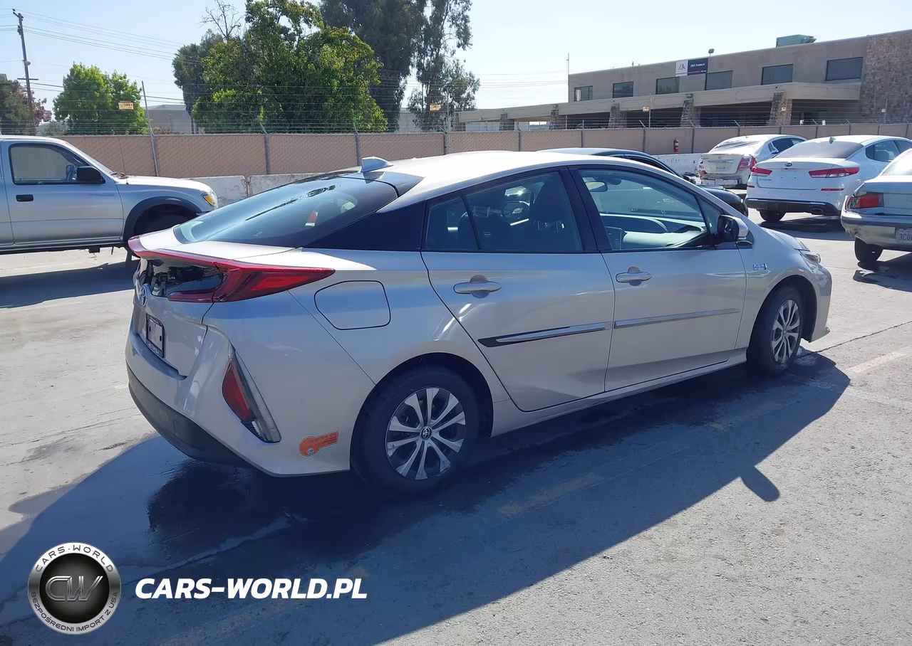 2020 Toyota Prius Prime Le VIN:JTDKARFP4L3128842 - 4