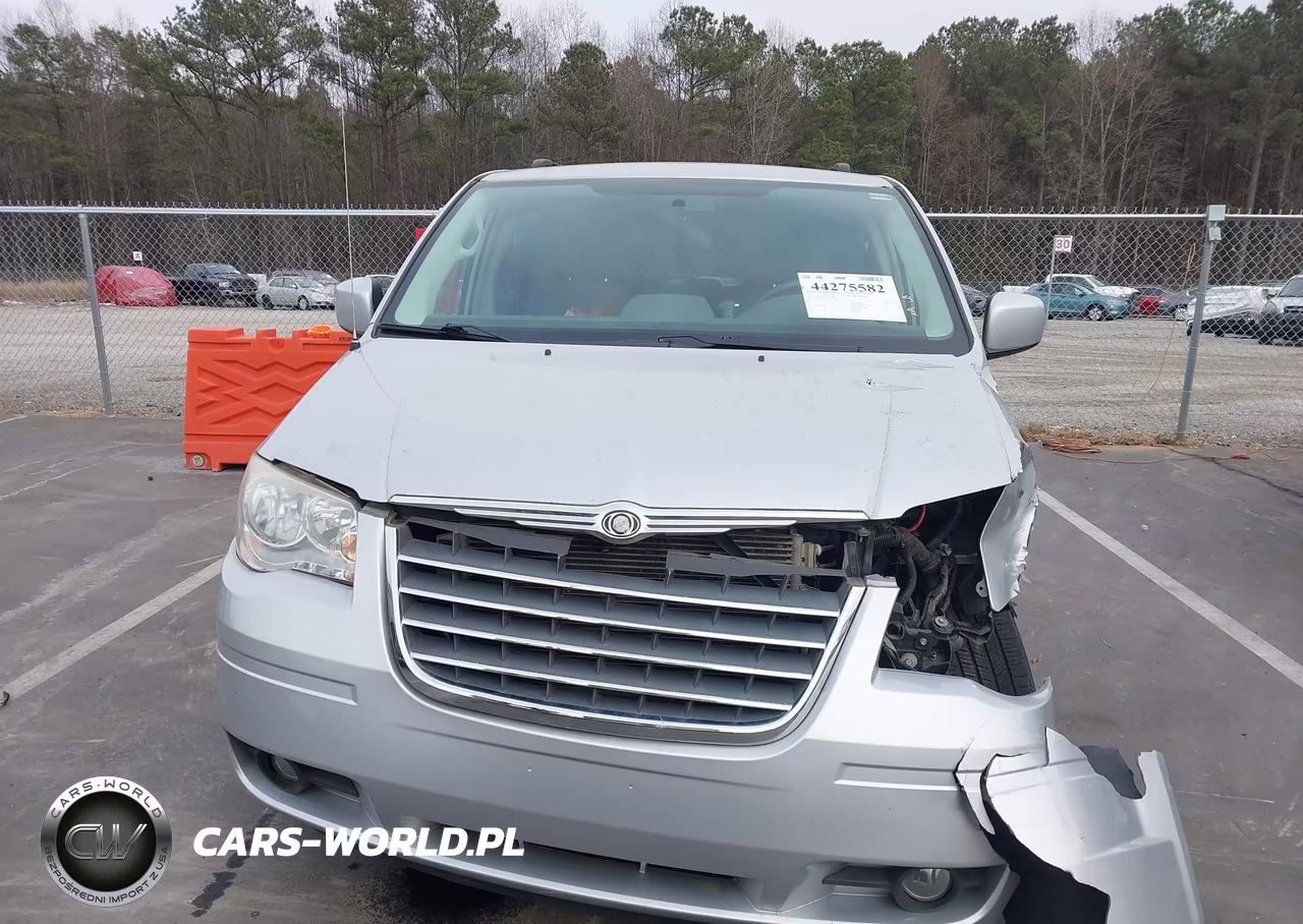 2010 Chrysler Town & Country Touring VIN:2A4RR5D19AR503590 - 12
