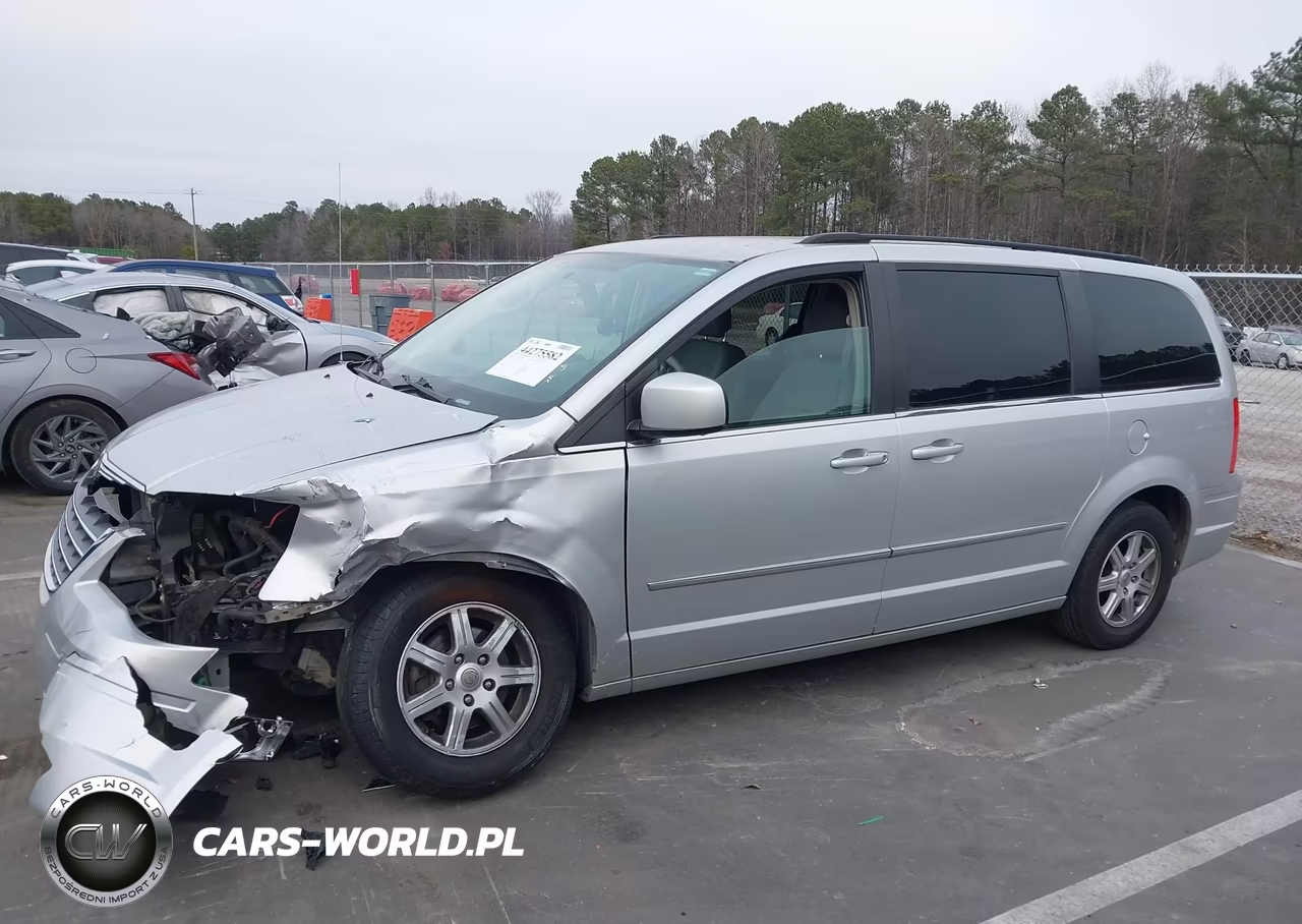 2010 Chrysler Town & Country Touring VIN:2A4RR5D19AR503590 - 14