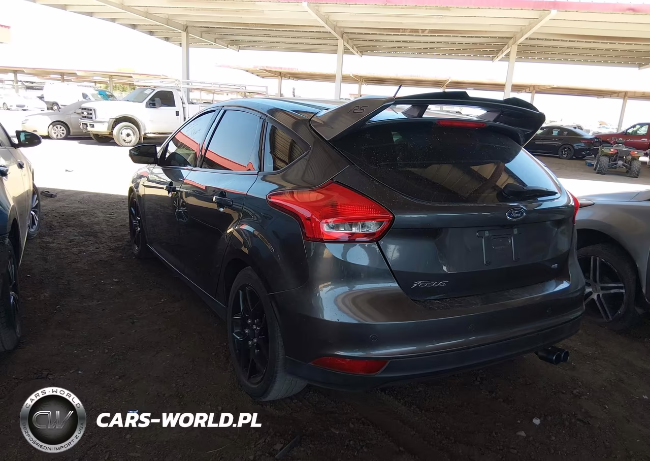 2016 Ford Focus Se VIN:1FADP3K28GL340346 - 3