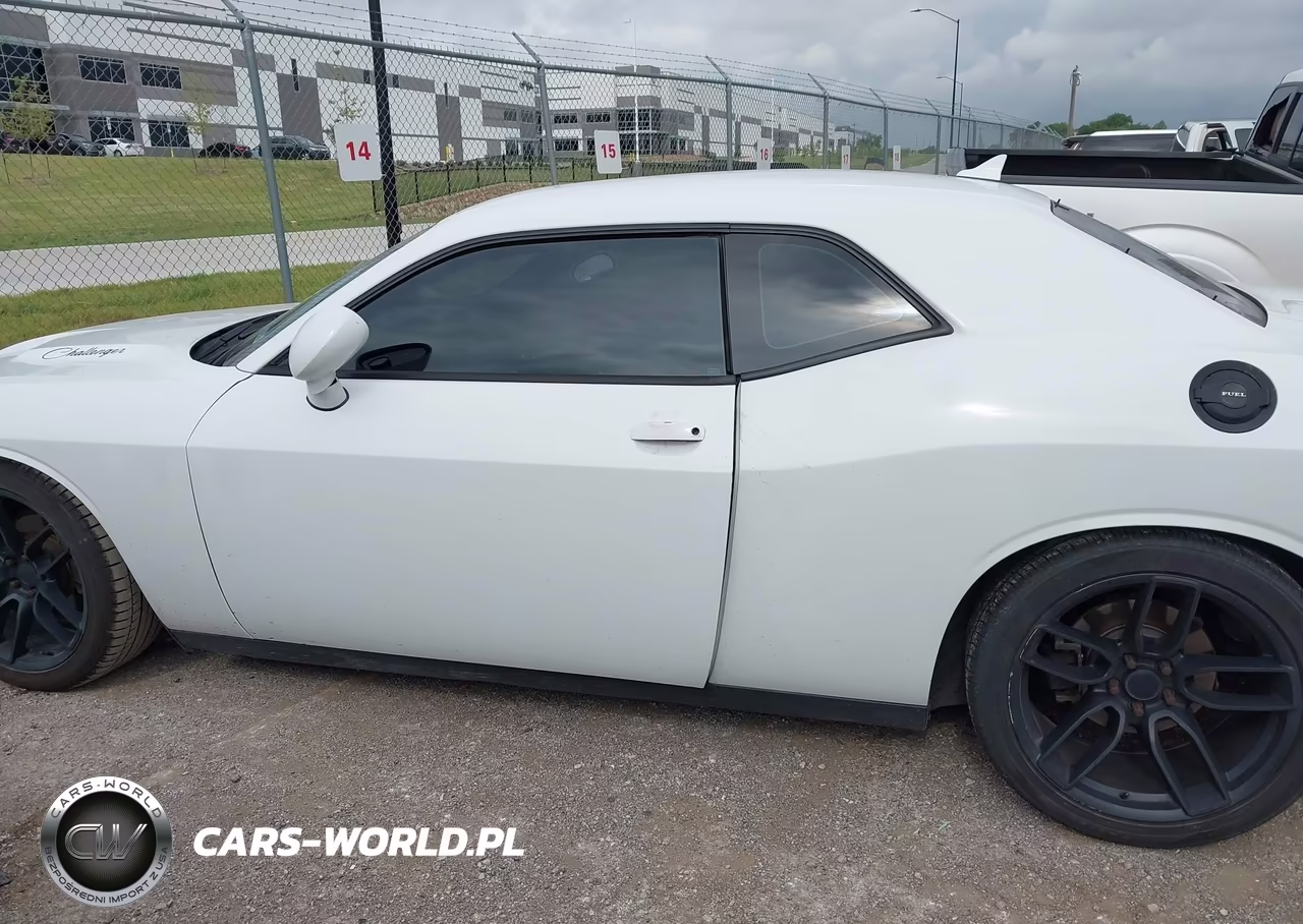 2015 Dodge Challenger Sxt VIN:2C3CDZAG6FH737360 - 14