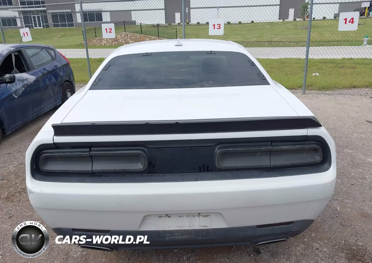 2015 Dodge Challenger Sxt VIN:2C3CDZAG6FH737360 - 16