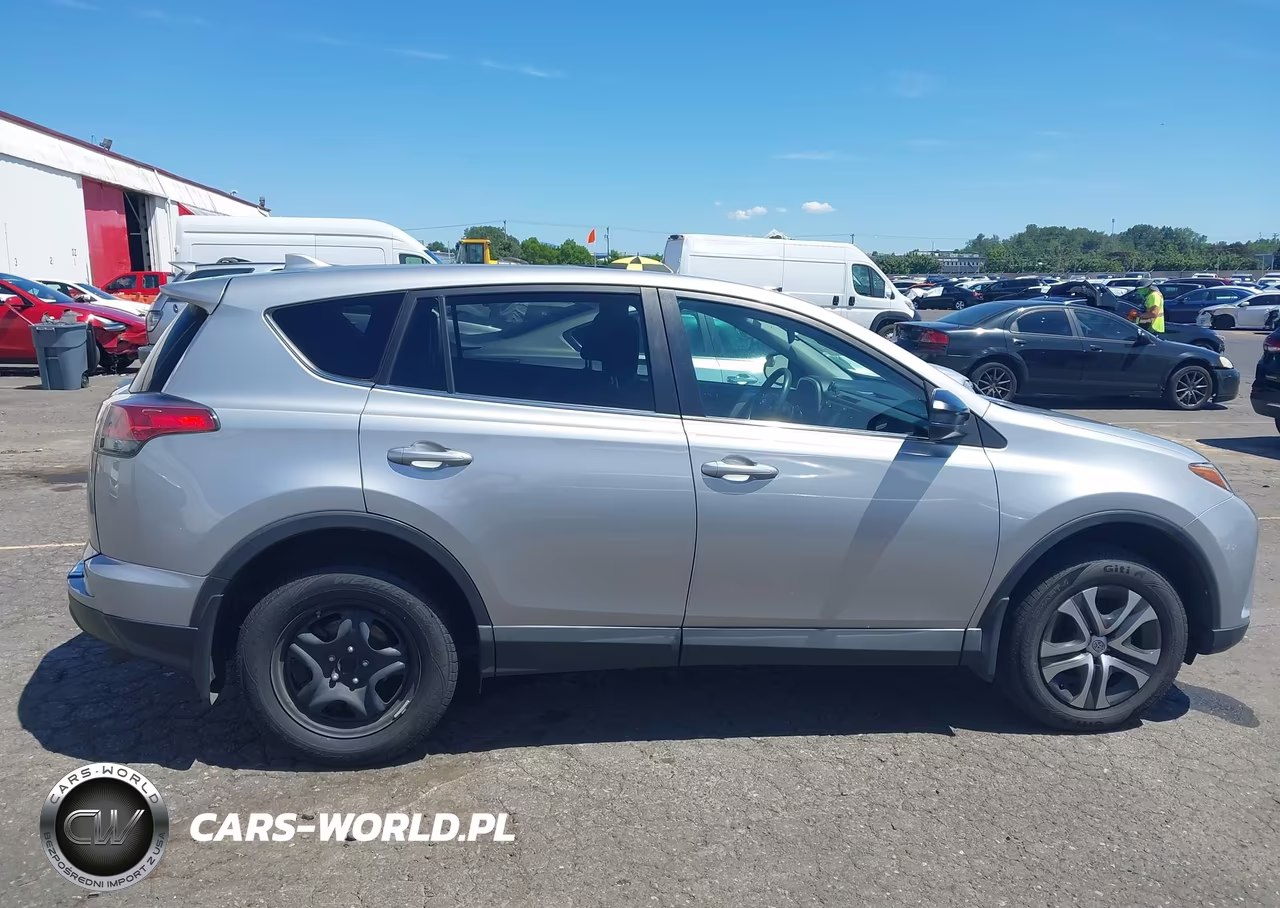2018 Toyota Rav4 Le VIN:2T3ZFREV3JW521743 - 13