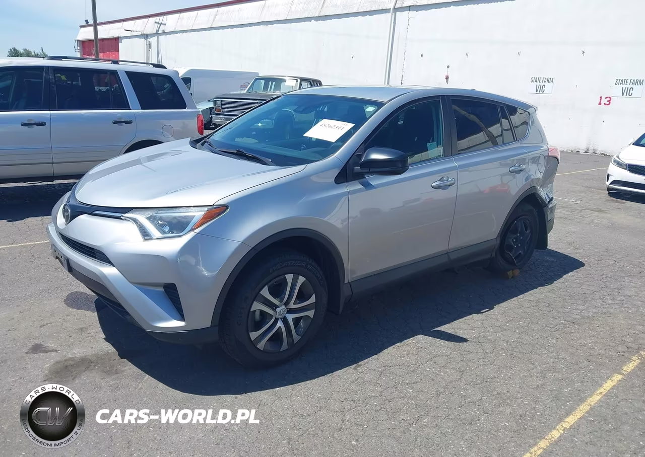 2018 Toyota Rav4 Le VIN:2T3ZFREV3JW521743 - 2