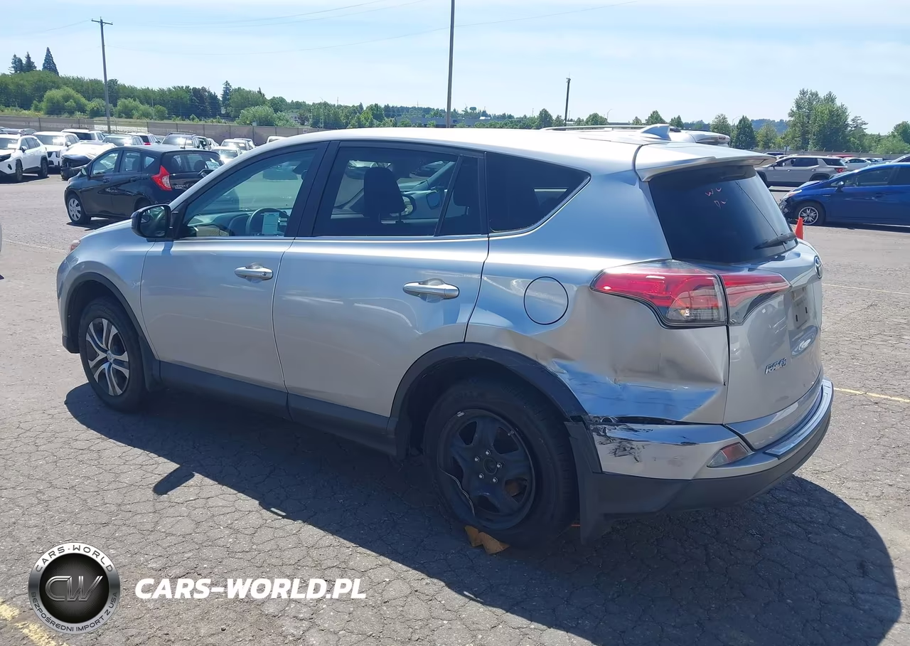 2018 Toyota Rav4 Le VIN:2T3ZFREV3JW521743 - 3