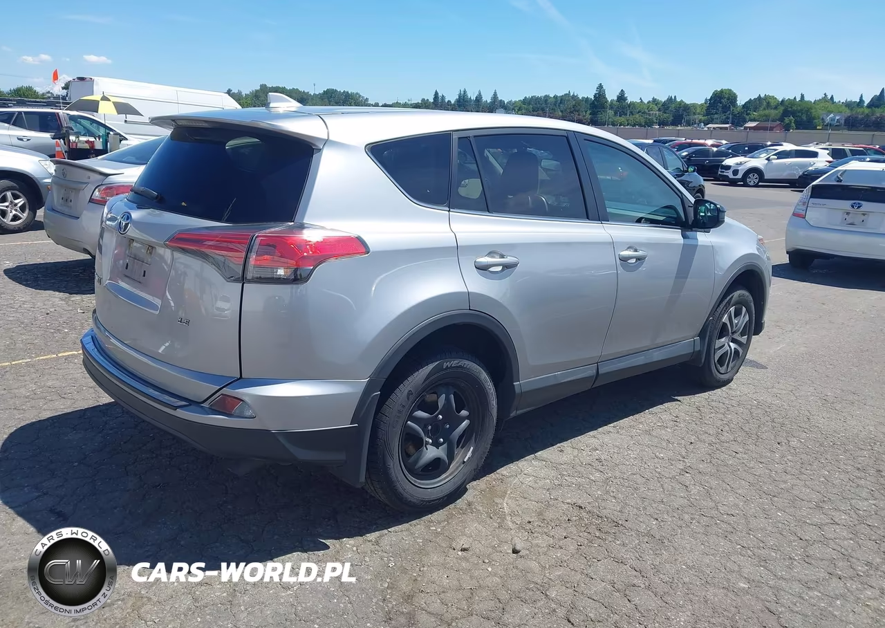 2018 Toyota Rav4 Le VIN:2T3ZFREV3JW521743 - 4