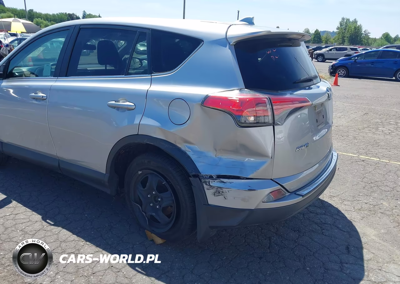 2018 Toyota Rav4 Le VIN:2T3ZFREV3JW521743 - 6