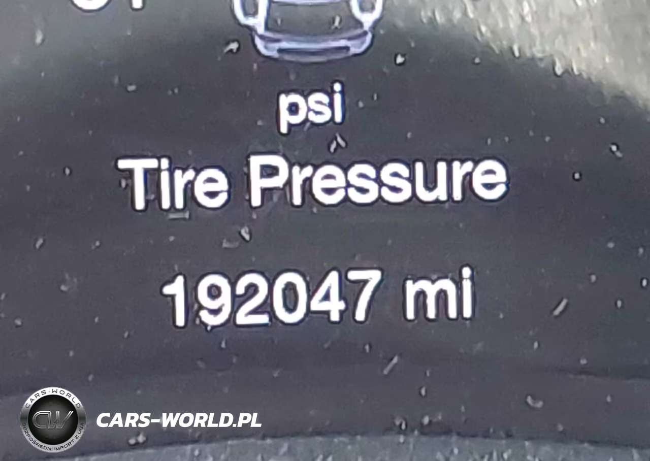 2018 Jeep Grand Cherokee High Altitude 4X2 VIN:1C4RJECG2JC339949 - 15