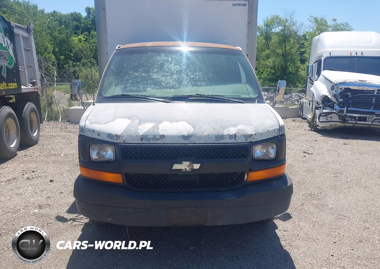 2004 Chevrolet Express Cutaway Base W-C7L-C7N VIN:1GBJG31U341127008 - 12
