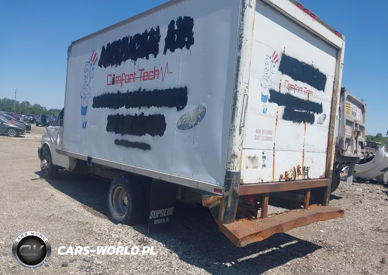 2004 Chevrolet Express Cutaway Base W-C7L-C7N VIN:1GBJG31U341127008 - 3