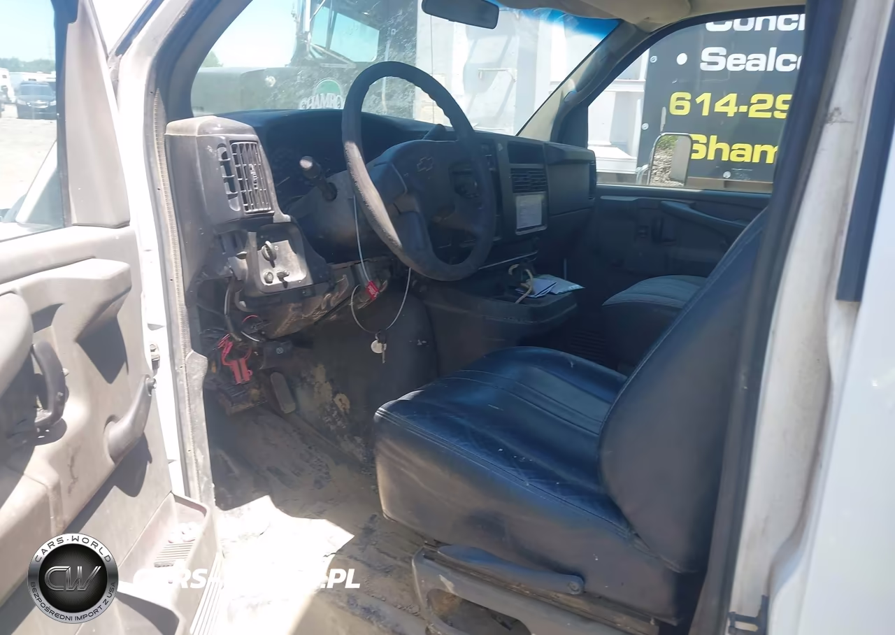 2004 Chevrolet Express Cutaway Base W-C7L-C7N VIN:1GBJG31U341127008 - 6