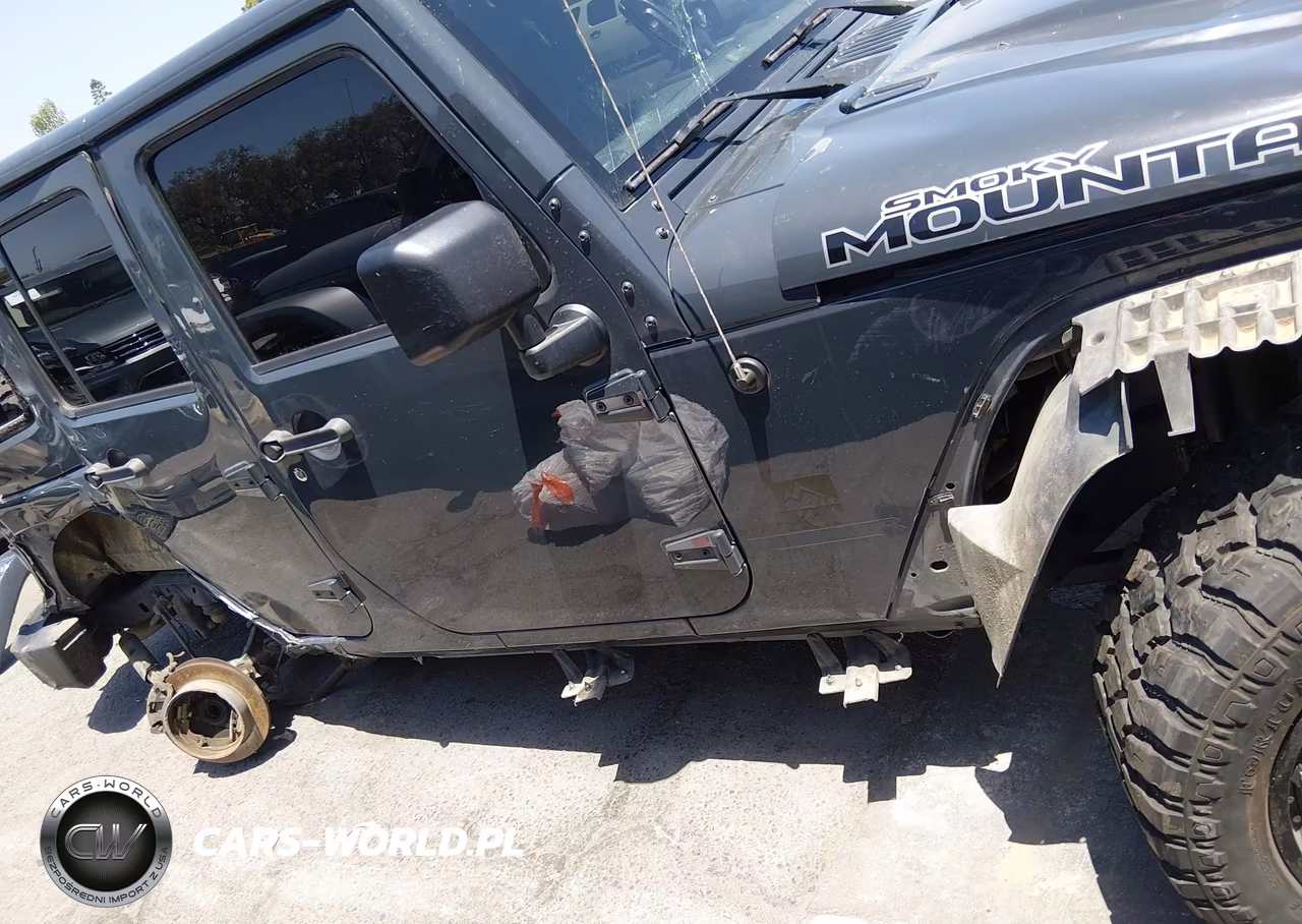 2017 Jeep Wrangler Unlimited Smoky Mountain 4X4 VIN:1C4HJWEG7HL674987 - 12