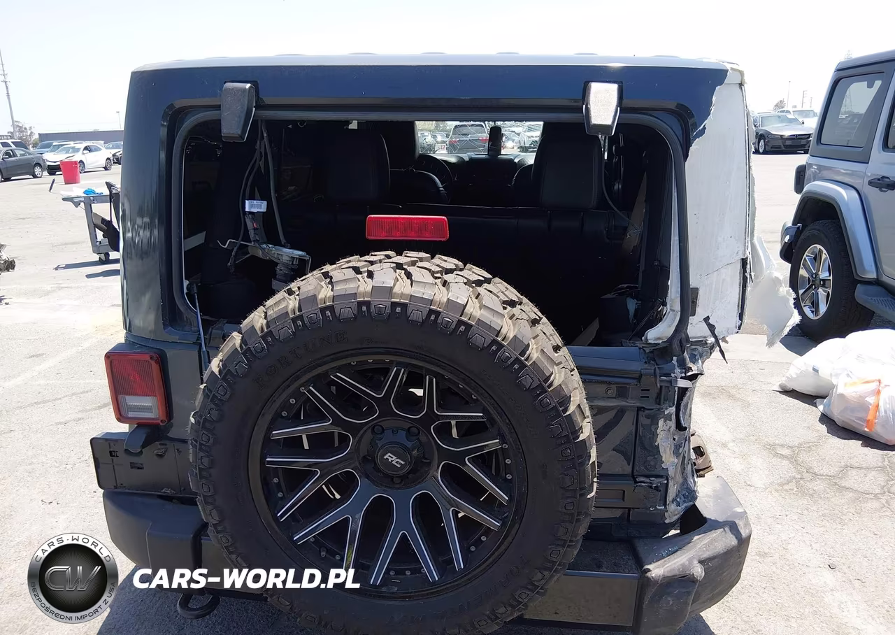 2017 Jeep Wrangler Unlimited Smoky Mountain 4X4 VIN:1C4HJWEG7HL674987 - 15