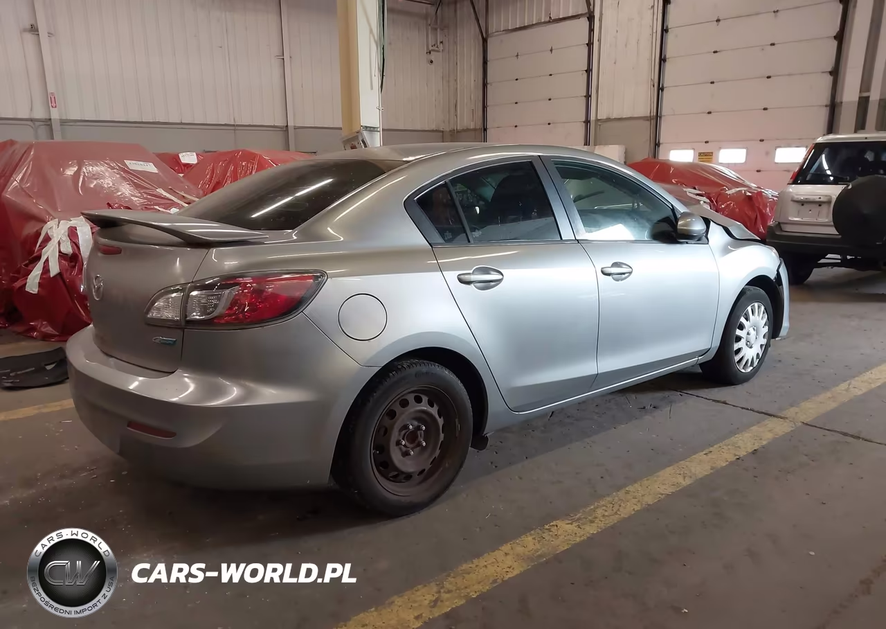 2013 Mazda Mazda3 I Sport VIN:JM1BL1U82D1701774 - 4