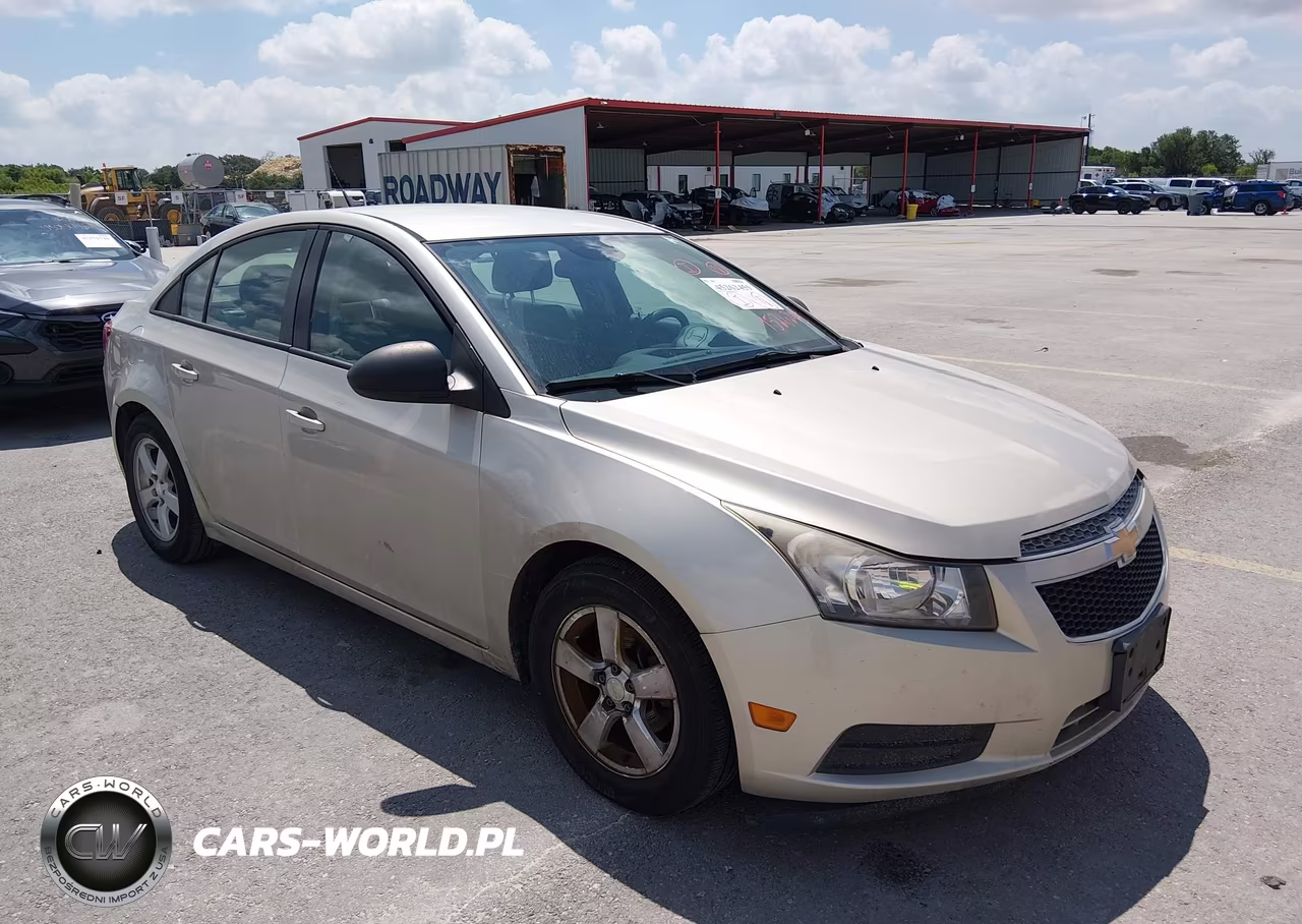 2014 Chevrolet Cruze Ls Auto – zdjęcie 1 z 18