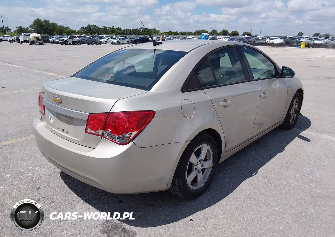 2014 Chevrolet Cruze Ls Auto VIN:1G1PA5SH9E7229943 - 4