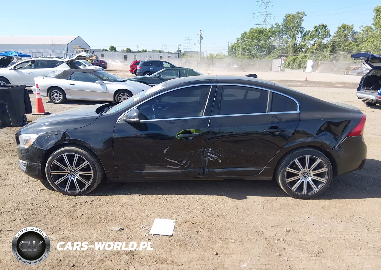 2016 Volvo S60 T6 Drive-E Platinum VIN:YV149MFM9G1400775 - 14