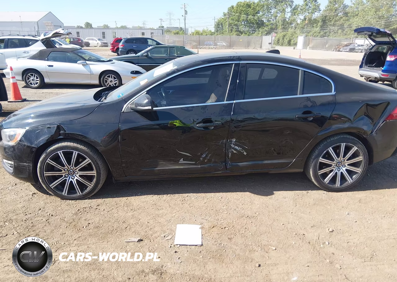 2016 Volvo S60 T6 Drive-E Platinum VIN:YV149MFM9G1400775 - 17