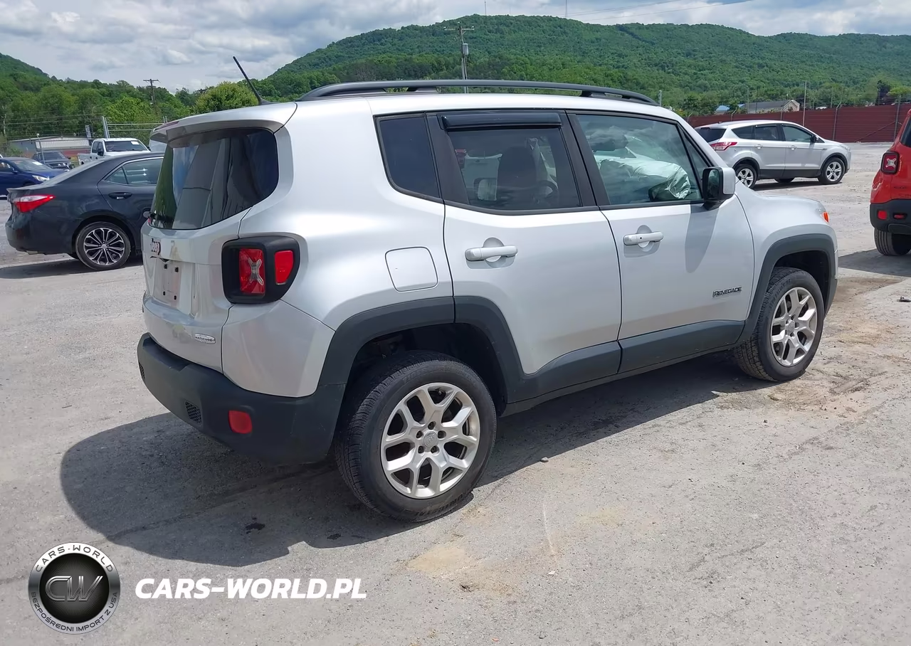 2015 Jeep Renegade Latitude VIN:ZACCJBBT0FPB65623 - 4