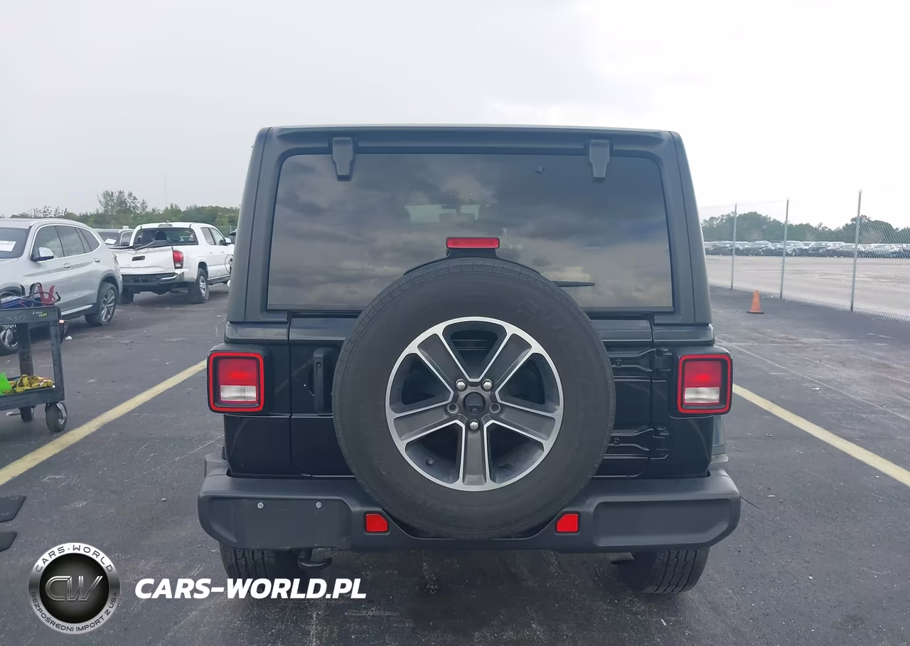 2017 Jeep Wrangler Unlimited Sport 4X4 VIN:1C4BJWDG9HL746148 - 16