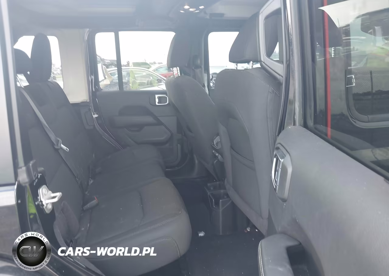 2017 Jeep Wrangler Unlimited Sport 4X4 VIN:1C4BJWDG9HL746148 - 8