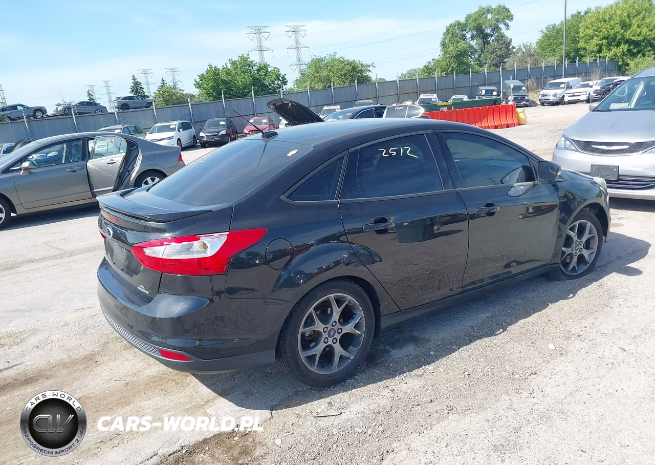2014 Ford Focus Se VIN:1FADP3F2XEL154797 - 4
