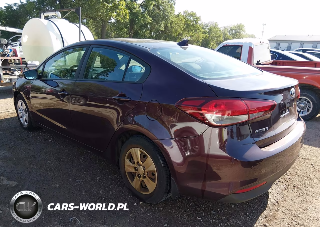 2017 Kia Forte Lx VIN:3KPFL4A7XHE152925 - 3