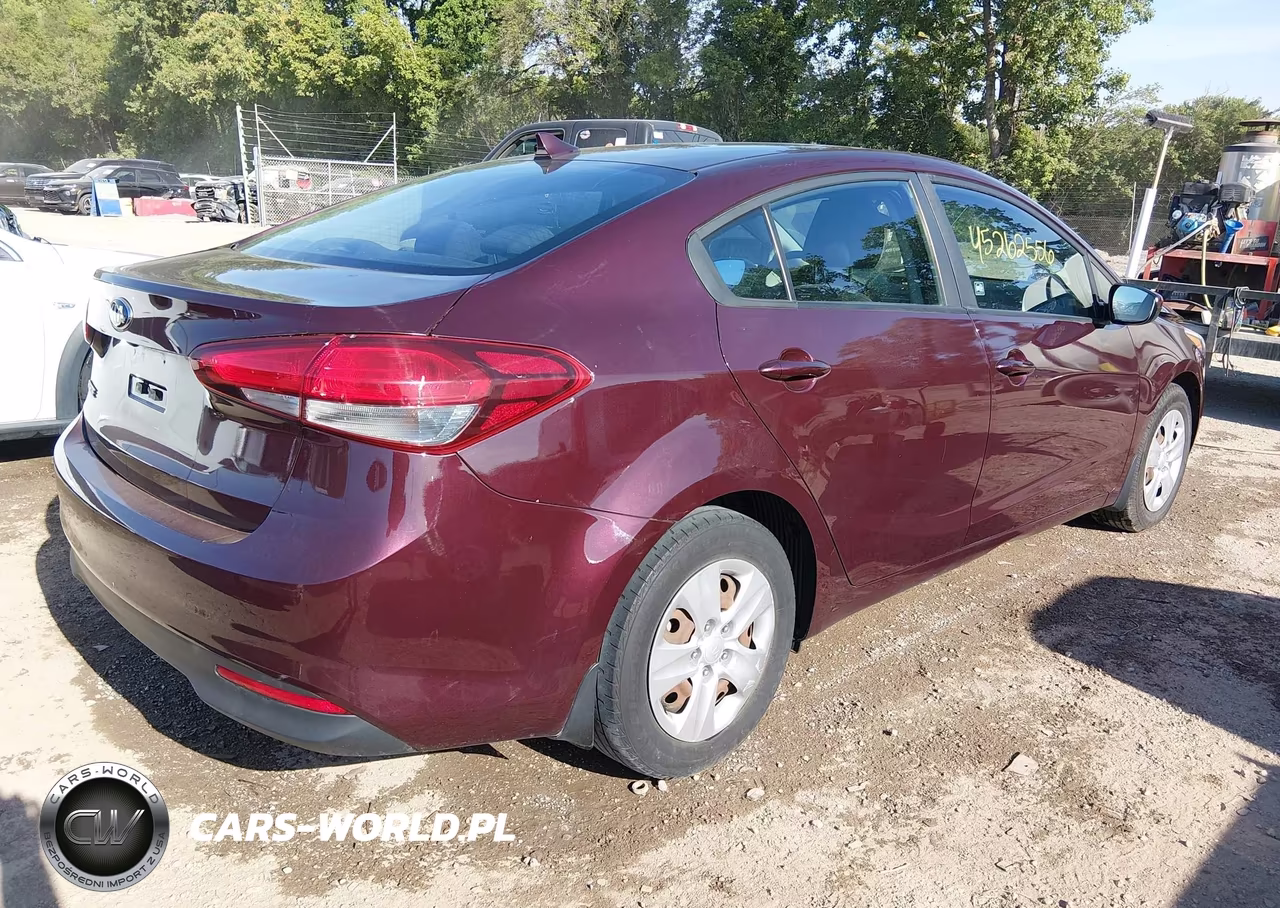 2017 Kia Forte Lx VIN:3KPFL4A7XHE152925 - 4