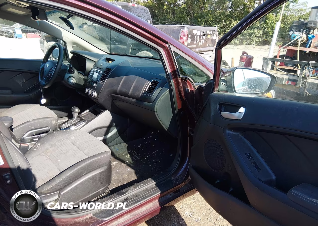 2017 Kia Forte Lx VIN:3KPFL4A7XHE152925 - 5