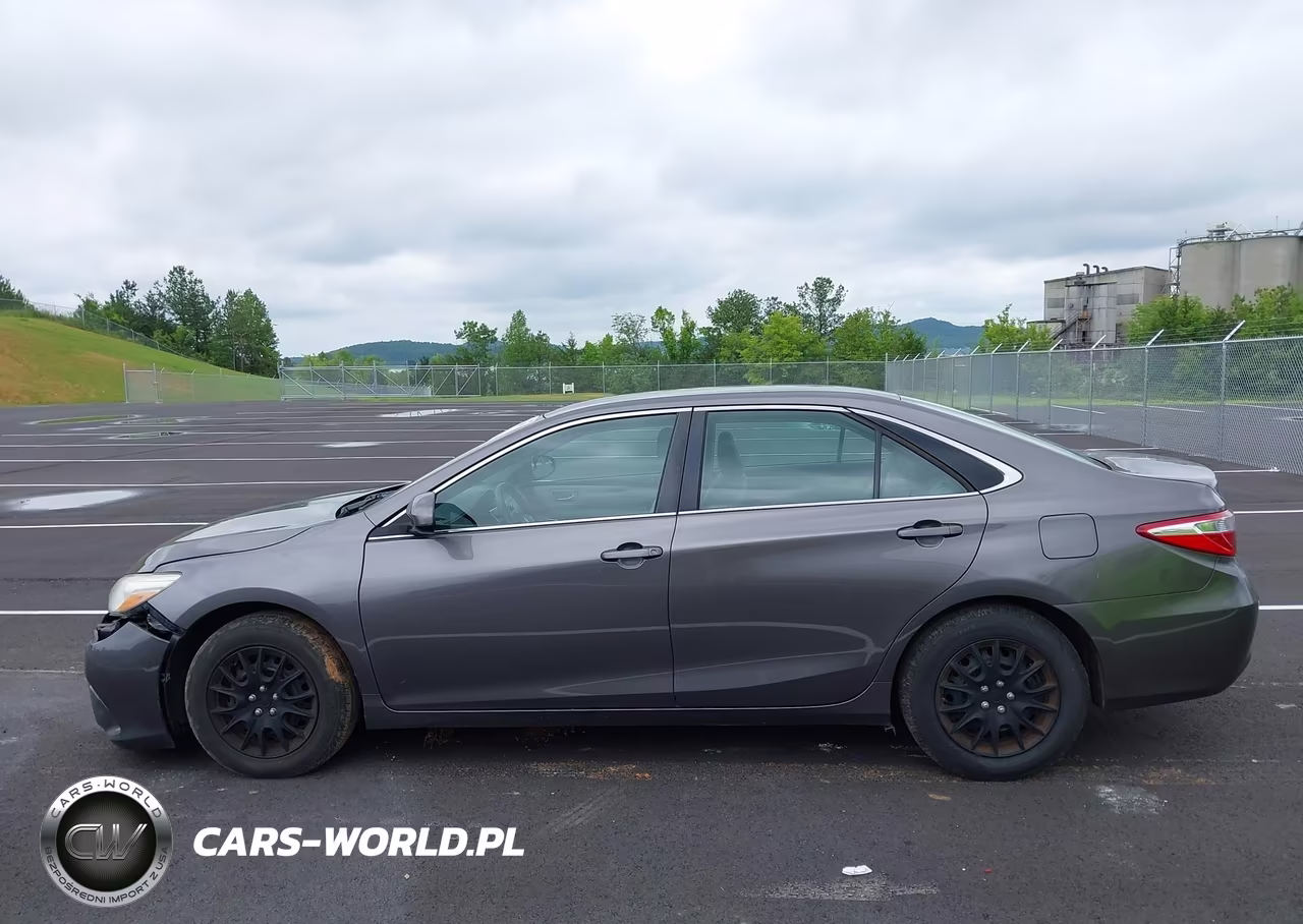 2016 Toyota Camry Le VIN:4T1BF1FK3GU203579 - 14