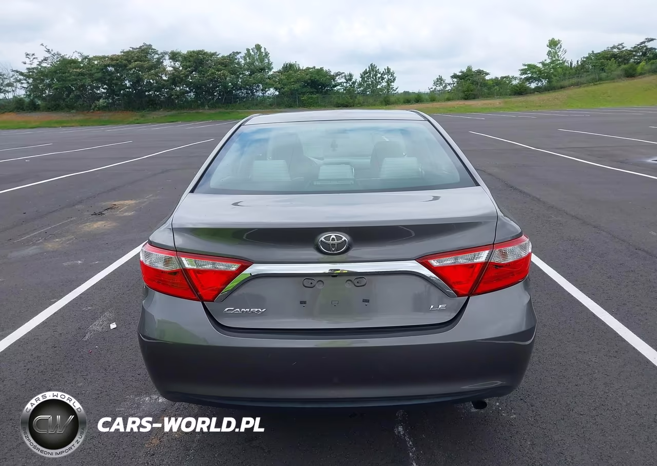 2016 Toyota Camry Le VIN:4T1BF1FK3GU203579 - 16