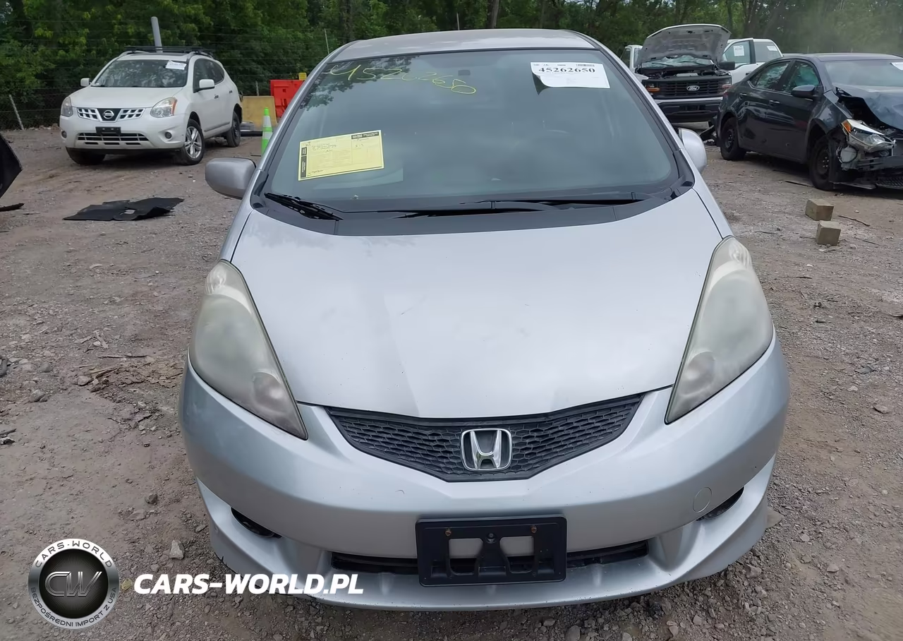 2011 Honda Fit Sport VIN:JHMGE8H55BS004775 - 12