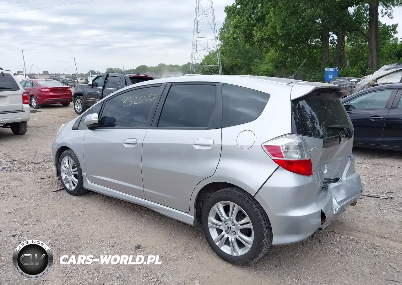 2011 Honda Fit Sport VIN:JHMGE8H55BS004775 - 3